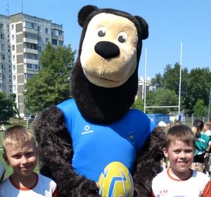 Школьники правобережья играют в тэг-регби