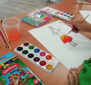 Больше полутора тысяч портретов учителей нарисовали красноярские школьники