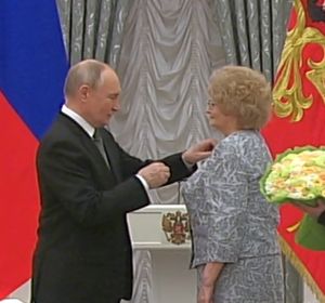 Президент России Владимир Путин вручил государственную награду красноярскому учителю