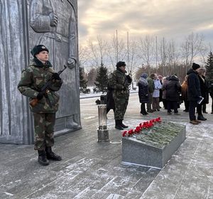 «Пост №1» заступил для несения почётной караульной службы у обелиска в честь воинских частей