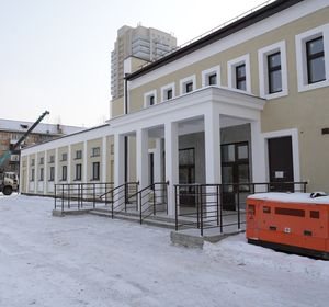 На улице Вавилова завершается капремонт лицея №11