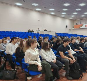 Школьникам рассказывают о военной карьере